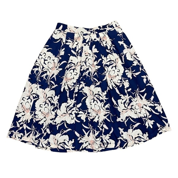 Astr The Label Pleated Full Skirt - Picture 2 of 7